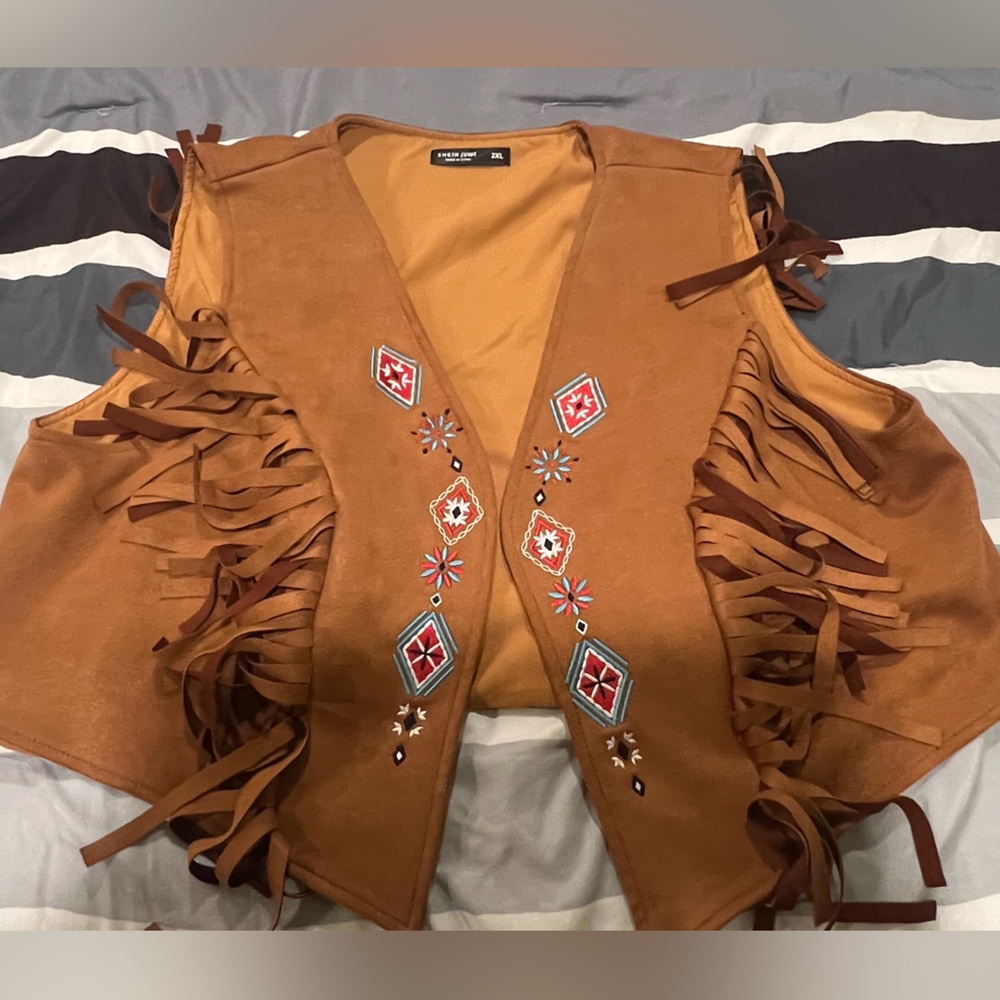 BIG SALE(4 for $40)- Fringed Embroidered Suede Vest - Brown - Picture 1 of 3